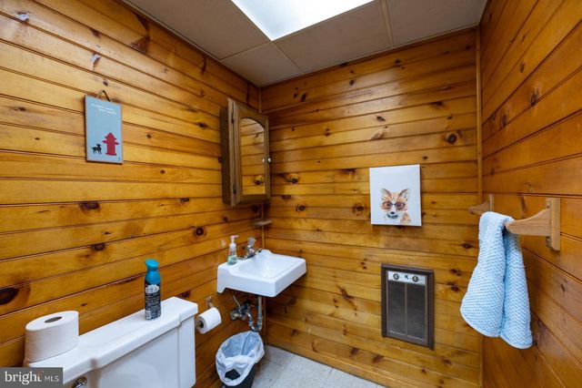 929 N MANOR RD, Honey Brook, PA 19344