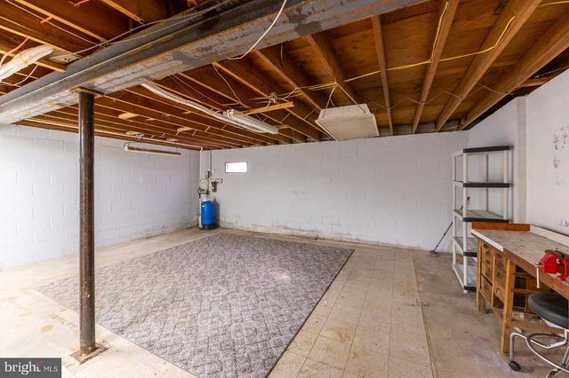 929 N MANOR RD, Honey Brook, PA 19344