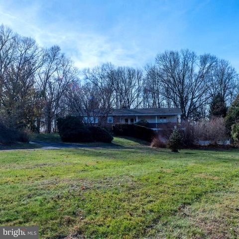 929 N MANOR RD, Honey Brook, PA 19344