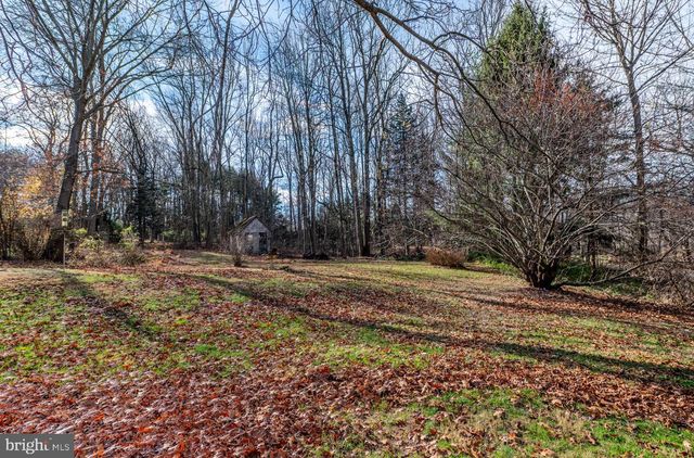 929 N MANOR RD, Honey Brook, PA 19344