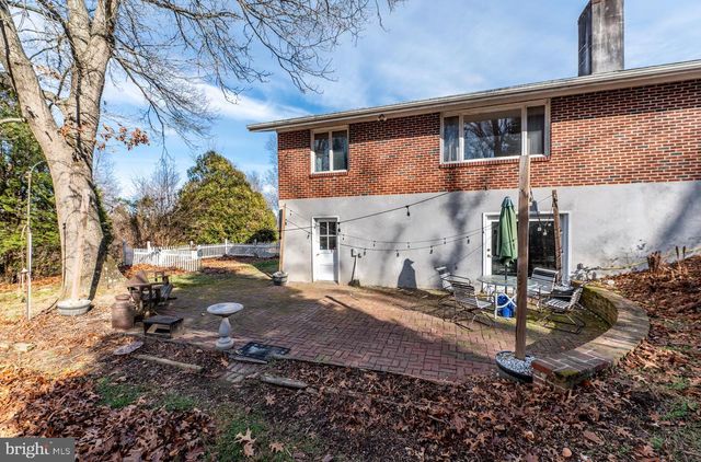 929 N MANOR RD, Honey Brook, PA 19344