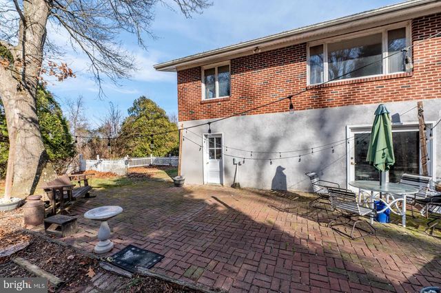 929 N MANOR RD, Honey Brook, PA 19344