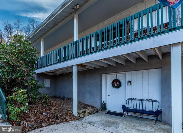 929 N MANOR RD, Honey Brook, PA 19344