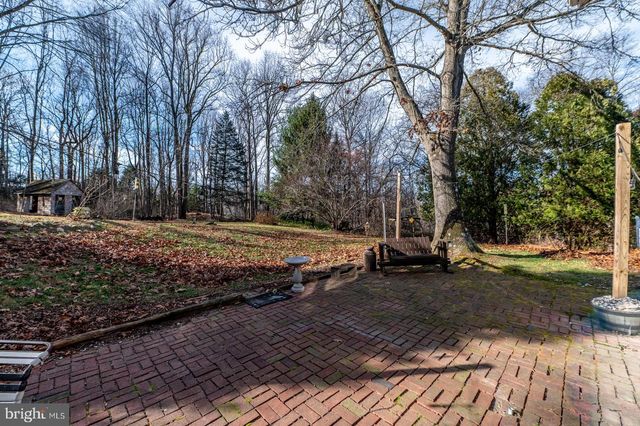 929 N MANOR RD, Honey Brook, PA 19344