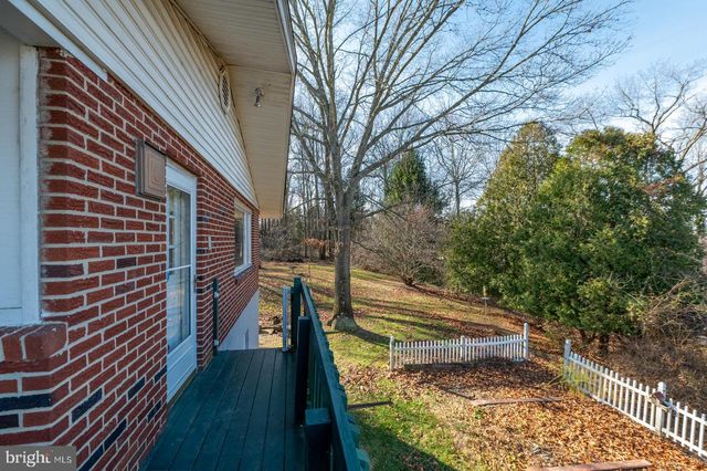 929 N MANOR RD, Honey Brook, PA 19344