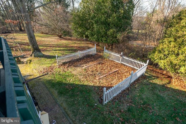 929 N MANOR RD, Honey Brook, PA 19344