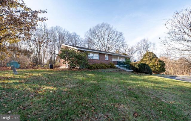 929 N MANOR RD, Honey Brook, PA 19344