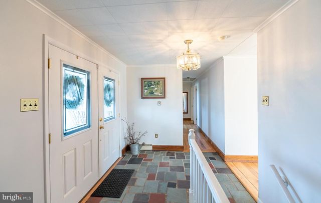 929 N MANOR RD, Honey Brook, PA 19344