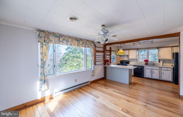 929 N MANOR RD, Honey Brook, PA 19344