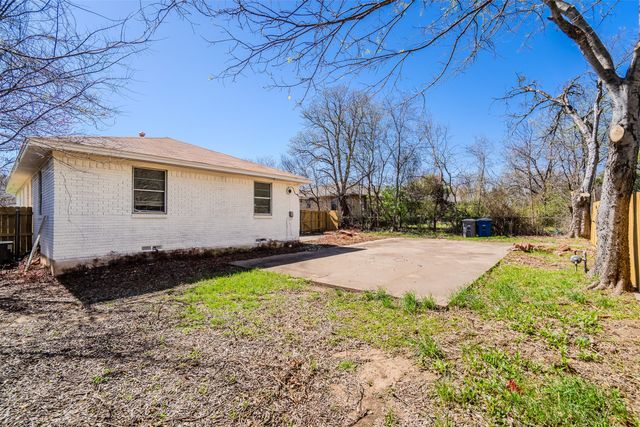 2348 Wildoak Drive, Dallas, TX 75228
