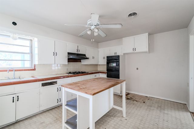 2348 Wildoak Drive, Dallas, TX 75228