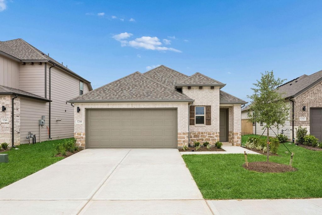1244 Minorca Street, Huffman, TX 77336