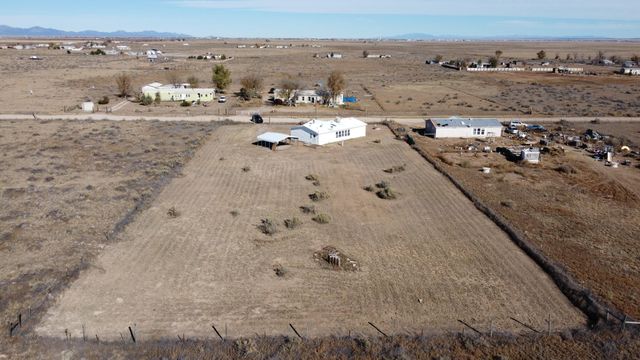 87 Caballo Avenue, Moriarty, NM 87035