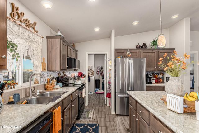 20514 W NARRAMORE Road, Buckeye, AZ 85326