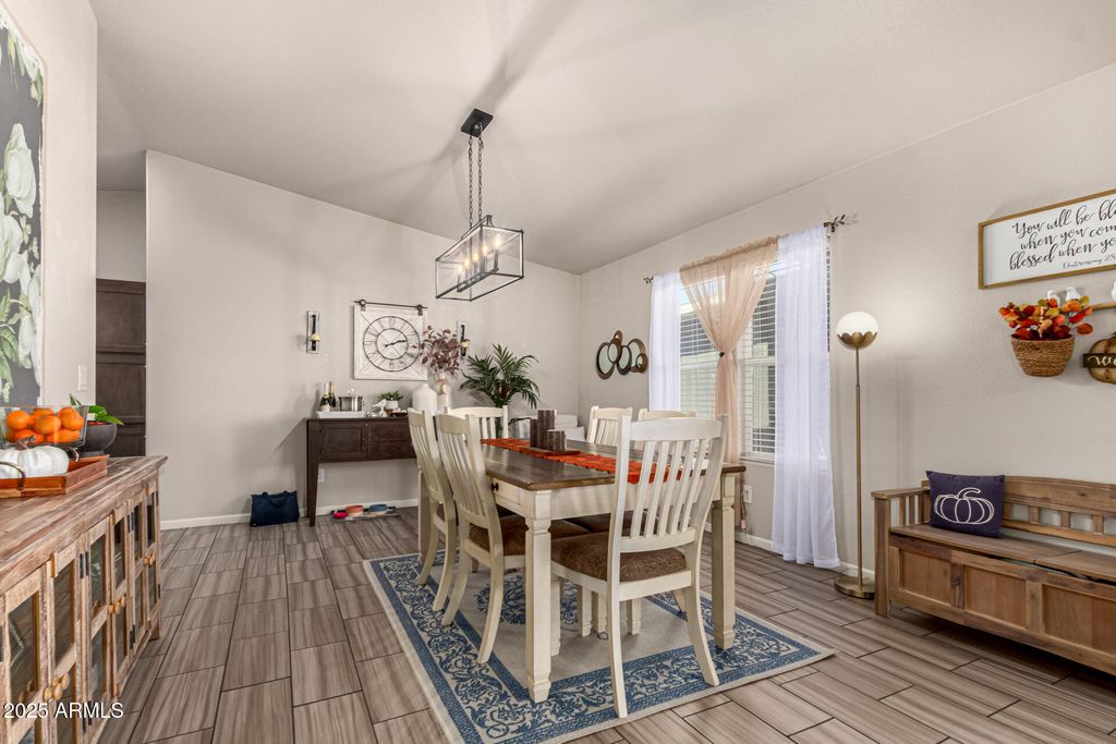 Image 10 of property listing at 20514 W NARRAMORE Road, Buckeye, AZ 85326