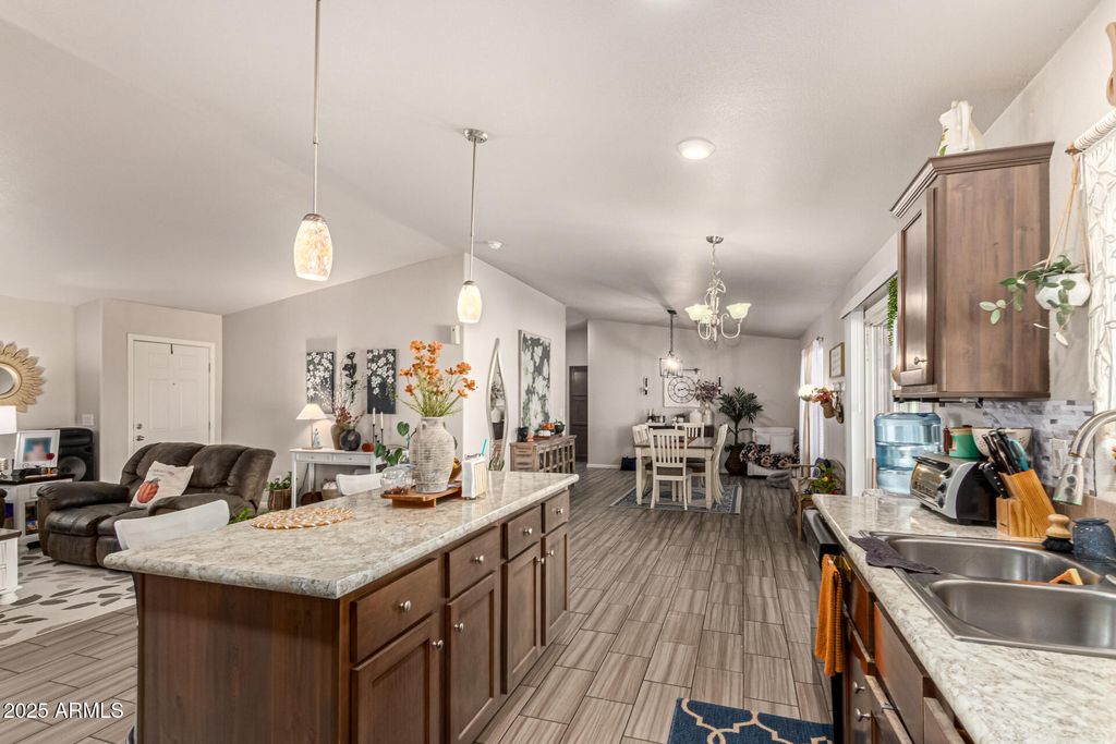 Image 13 of property listing at 20514 W NARRAMORE Road, Buckeye, AZ 85326