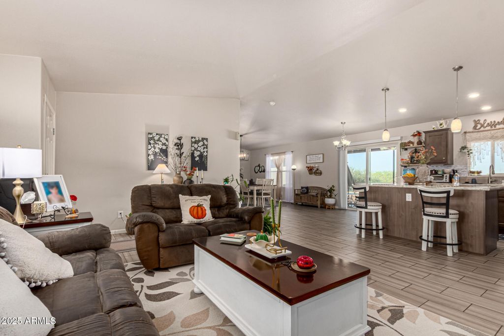 Image 8 of property listing at 20514 W NARRAMORE Road, Buckeye, AZ 85326