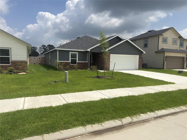 510 Oak Chase Avenue, Dayton, TX 77535