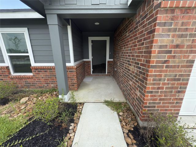 510 Oak Chase Avenue, Dayton, TX 77535