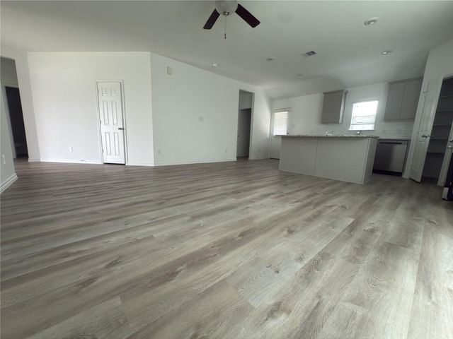 510 Oak Chase Avenue, Dayton, TX 77535