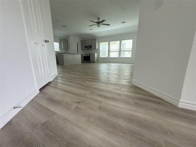510 Oak Chase Avenue, Dayton, TX 77535