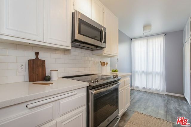 4041 Via Marisol 111, Los Angeles, CA 90042