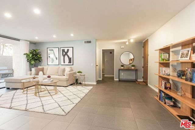 4041 Via Marisol 111, Los Angeles, CA 90042