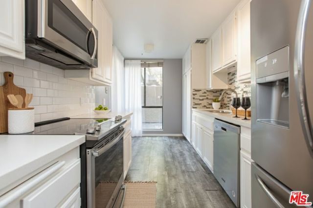 4041 Via Marisol 111, Los Angeles, CA 90042