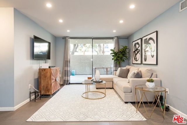 4041 Via Marisol 111, Los Angeles, CA 90042