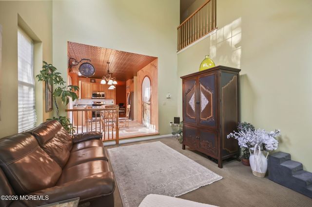 26 Summerhill Avenue, Jackson, NJ 08527