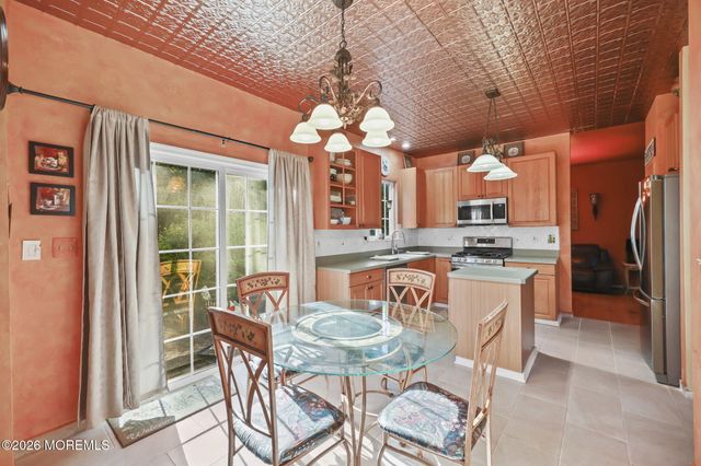 26 Summerhill Avenue, Jackson, NJ 08527