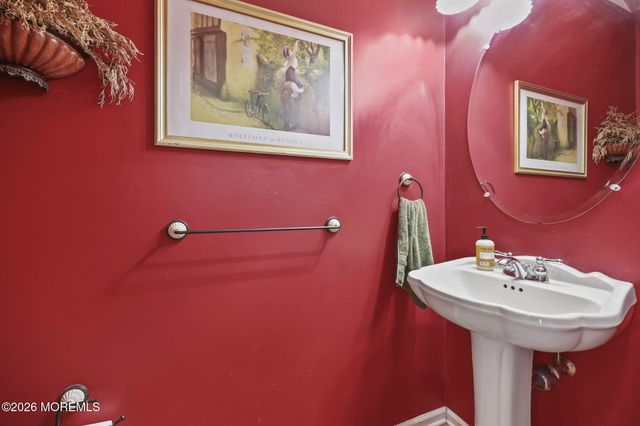 26 Summerhill Avenue, Jackson, NJ 08527