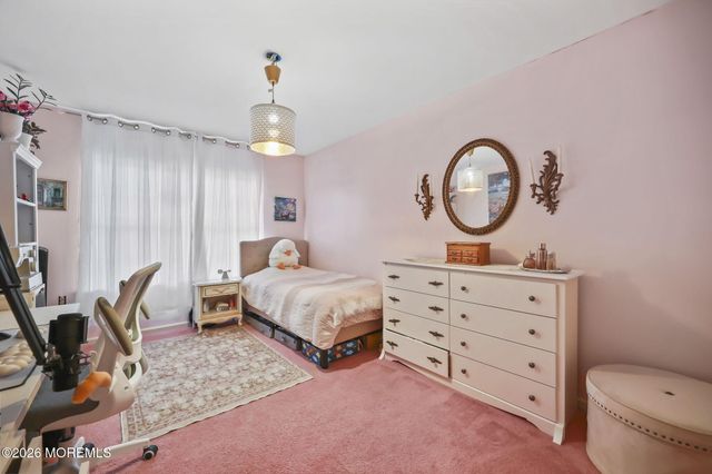 26 Summerhill Avenue, Jackson, NJ 08527
