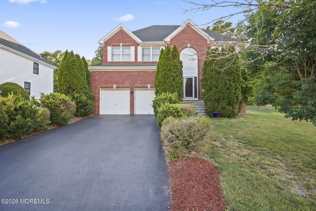26 Summerhill Avenue, Jackson, NJ 08527