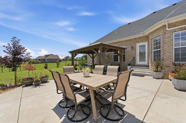 72 Lancaster St, Hillsboro, TN 37342