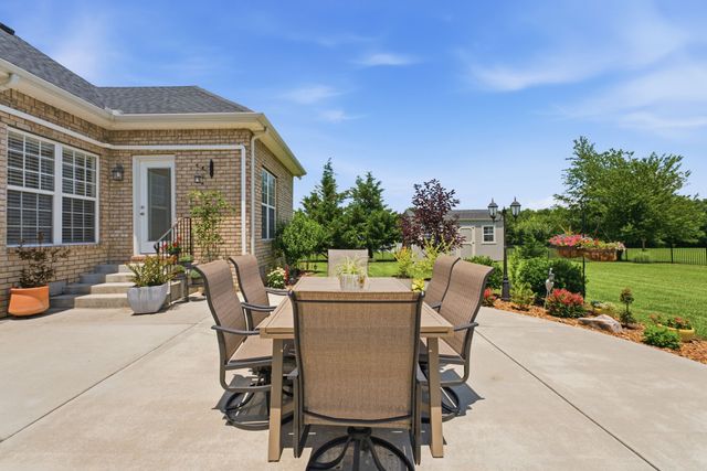 72 Lancaster St, Hillsboro, TN 37342