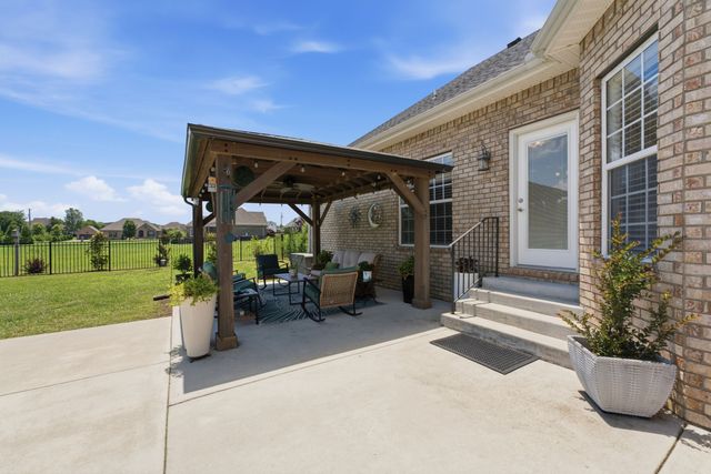 72 Lancaster St, Hillsboro, TN 37342
