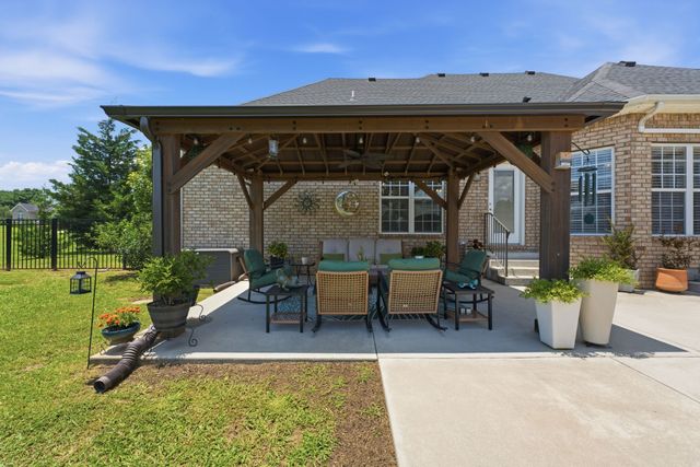 72 Lancaster St, Hillsboro, TN 37342