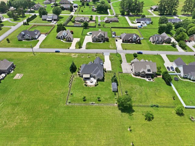 72 Lancaster St, Hillsboro, TN 37342
