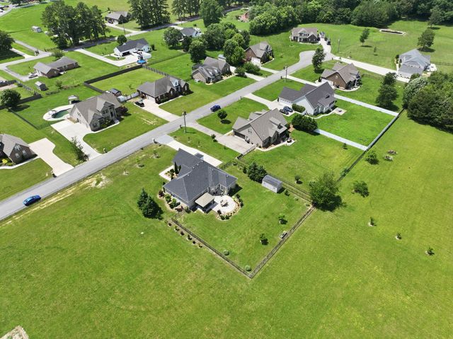 72 Lancaster St, Hillsboro, TN 37342