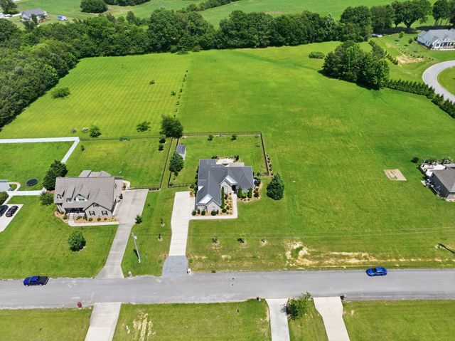72 Lancaster St, Hillsboro, TN 37342