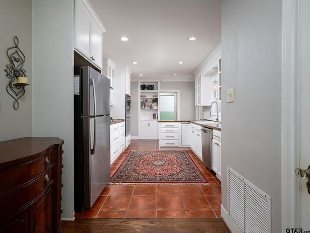 323 West Third, Tyler, TX 75701