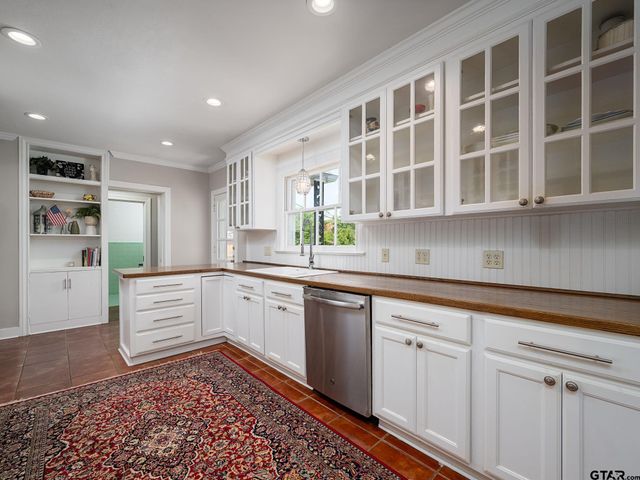 323 West Third, Tyler, TX 75701