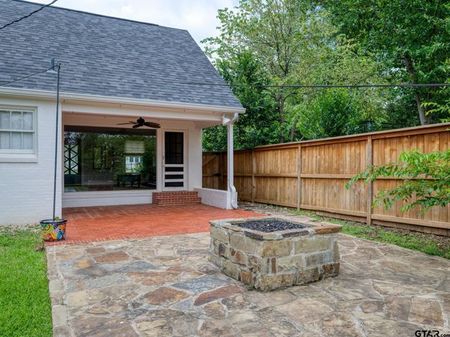 323 West Third, Tyler, TX 75701