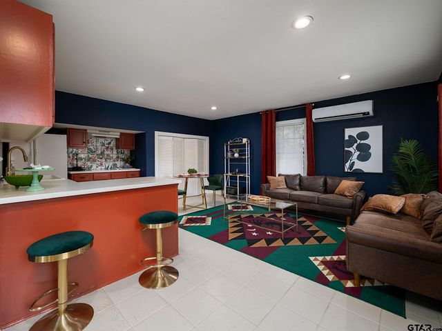 323 West Third, Tyler, TX 75701