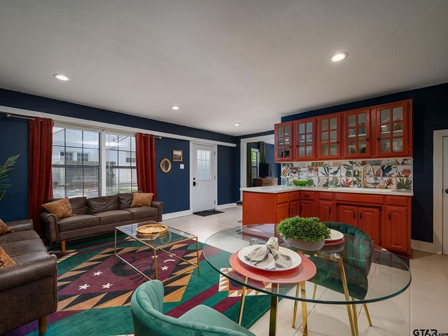 323 West Third, Tyler, TX 75701