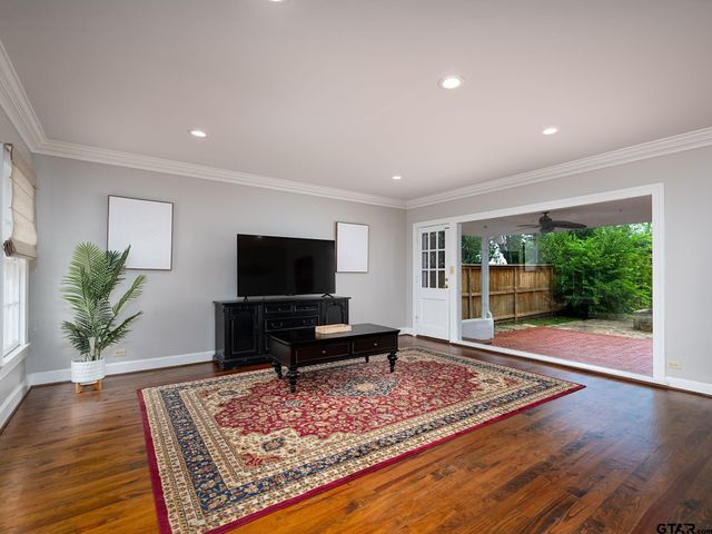 323 West Third, Tyler, TX 75701