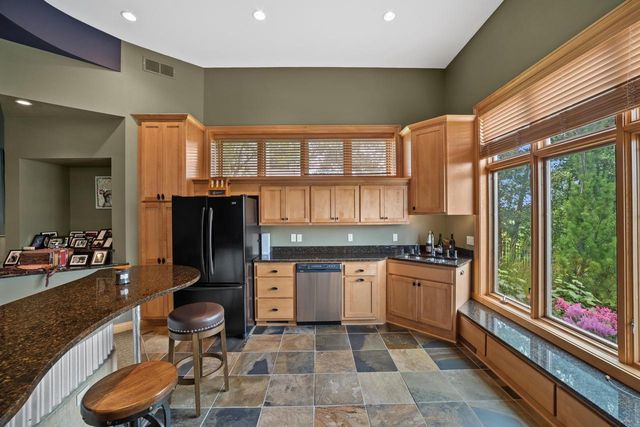 1704 E Juniper WAY, Hartland, WI 53029