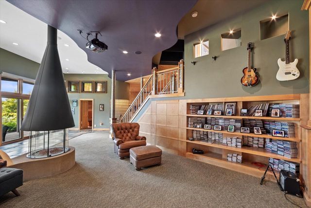 1704 E Juniper WAY, Hartland, WI 53029