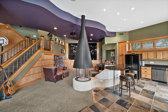 1704 E Juniper WAY, Hartland, WI 53029